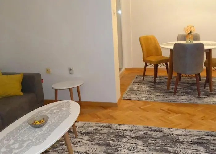 Miro's Place * Skopie